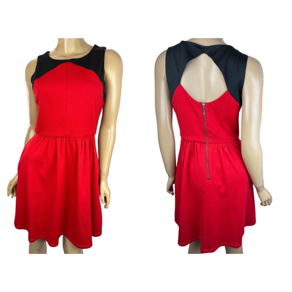 Jessica Simpson Fit & Flare Dress Sleeveless Red w Black Trim Size 4 Poly/ Rayon